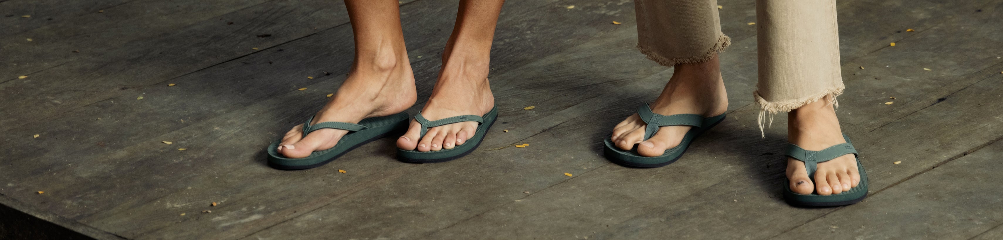 Women's ESSNTLS Flip Flops